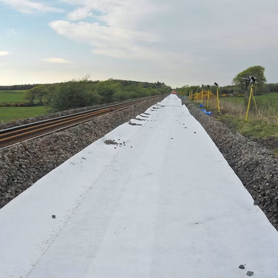 China Hersteller CE/ASTM/GB-Standards PP/Pet-Nadelvlies-Geotextil für den Straßenbau in der Landwirtschaft, Deponie, See, Mine, Tunnel